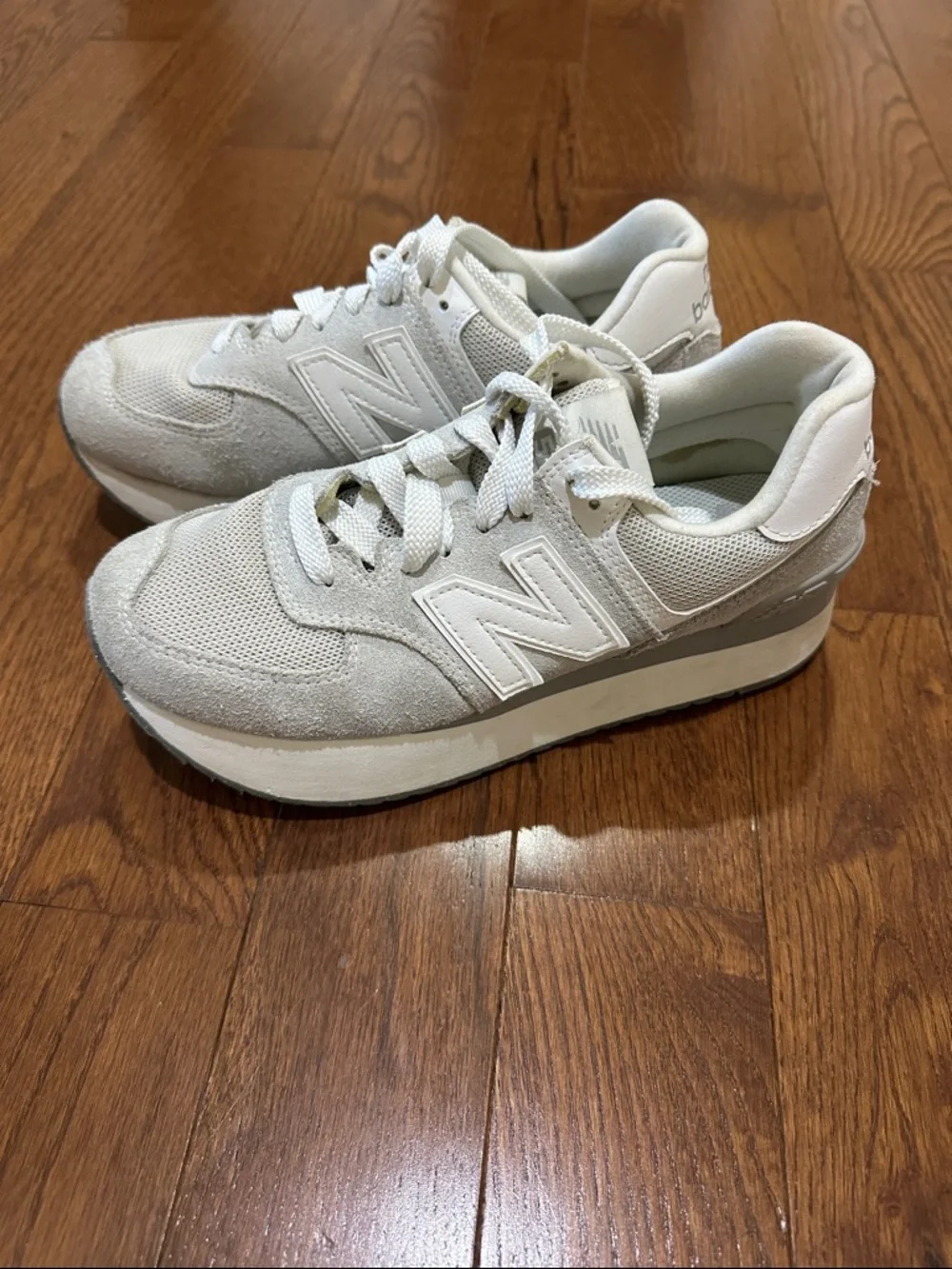 New Balance 574+ Women’s White Sneakers- Size 9 - Picture 3 of 5